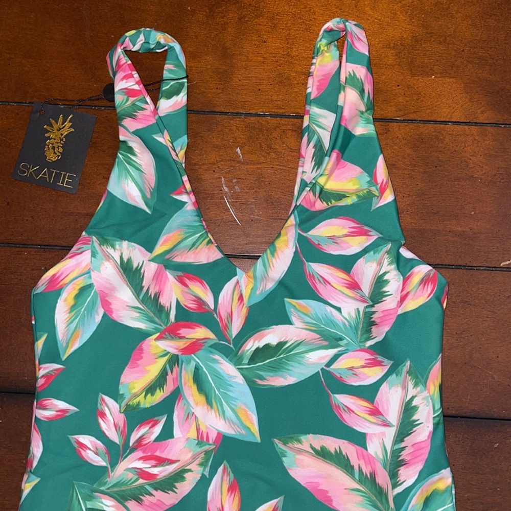 Skatie Amanda Tortuga one piece XS NWT - Picture 5 of 10